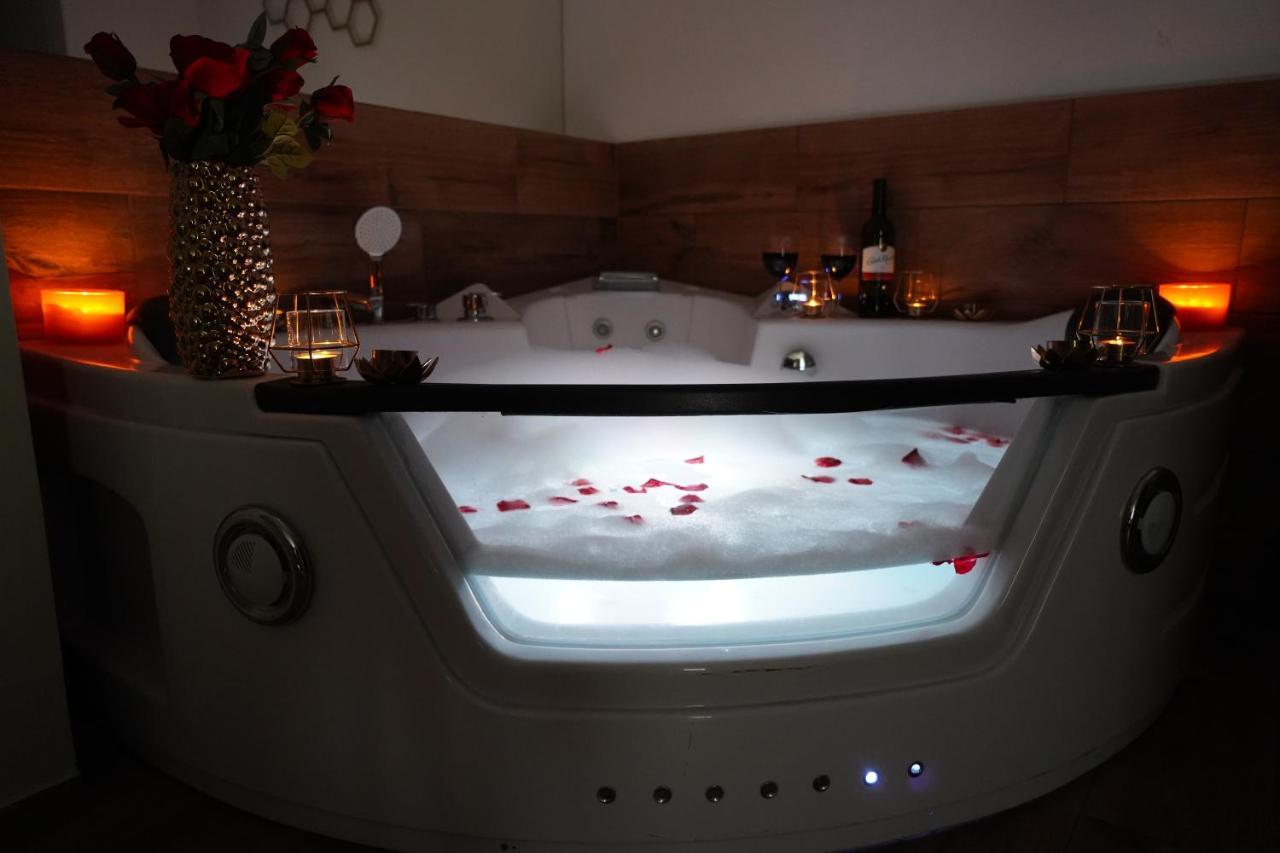Jacuzzi Spa Apartment Krakow Ngoại thất bức ảnh