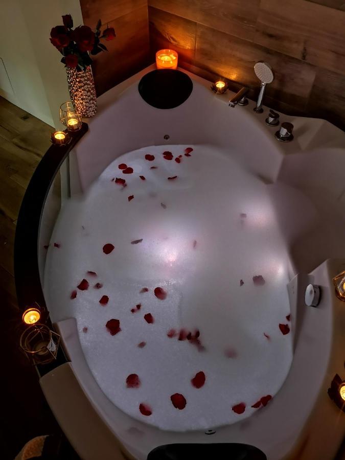 Jacuzzi Spa Apartment Krakow Ngoại thất bức ảnh